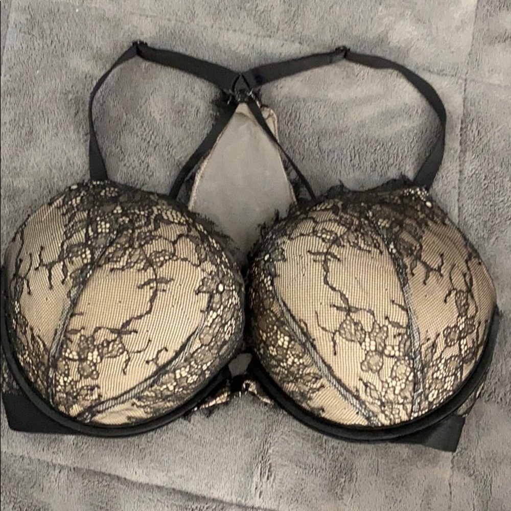 Victoria Secret Bombshell Push up Bra 34D